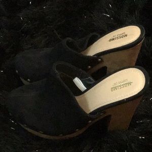 Women black suede mules